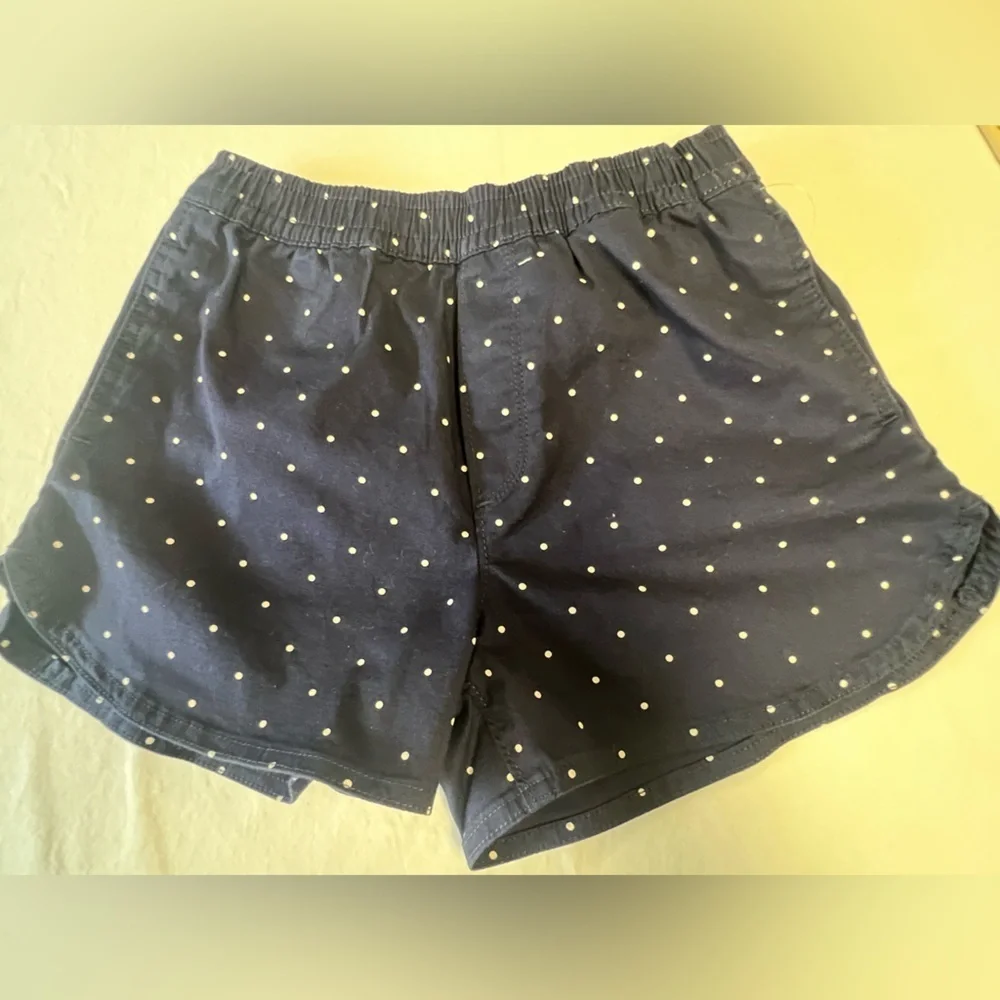 GAP GIRLS NWT NAVY BLUE/WHITE POLKA DOT SHORTS. SMALL. (6-7) looks to run larger